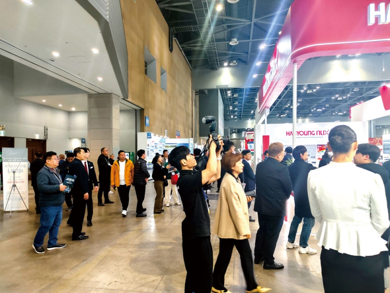 全球塑膠巨頭齊聚，展示前沿技術(shù)設(shè)備-拷貝